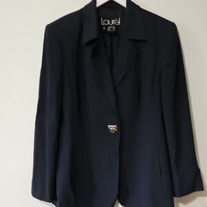 LAUREL Blazer with Notched Lapel and Structured Silhouette